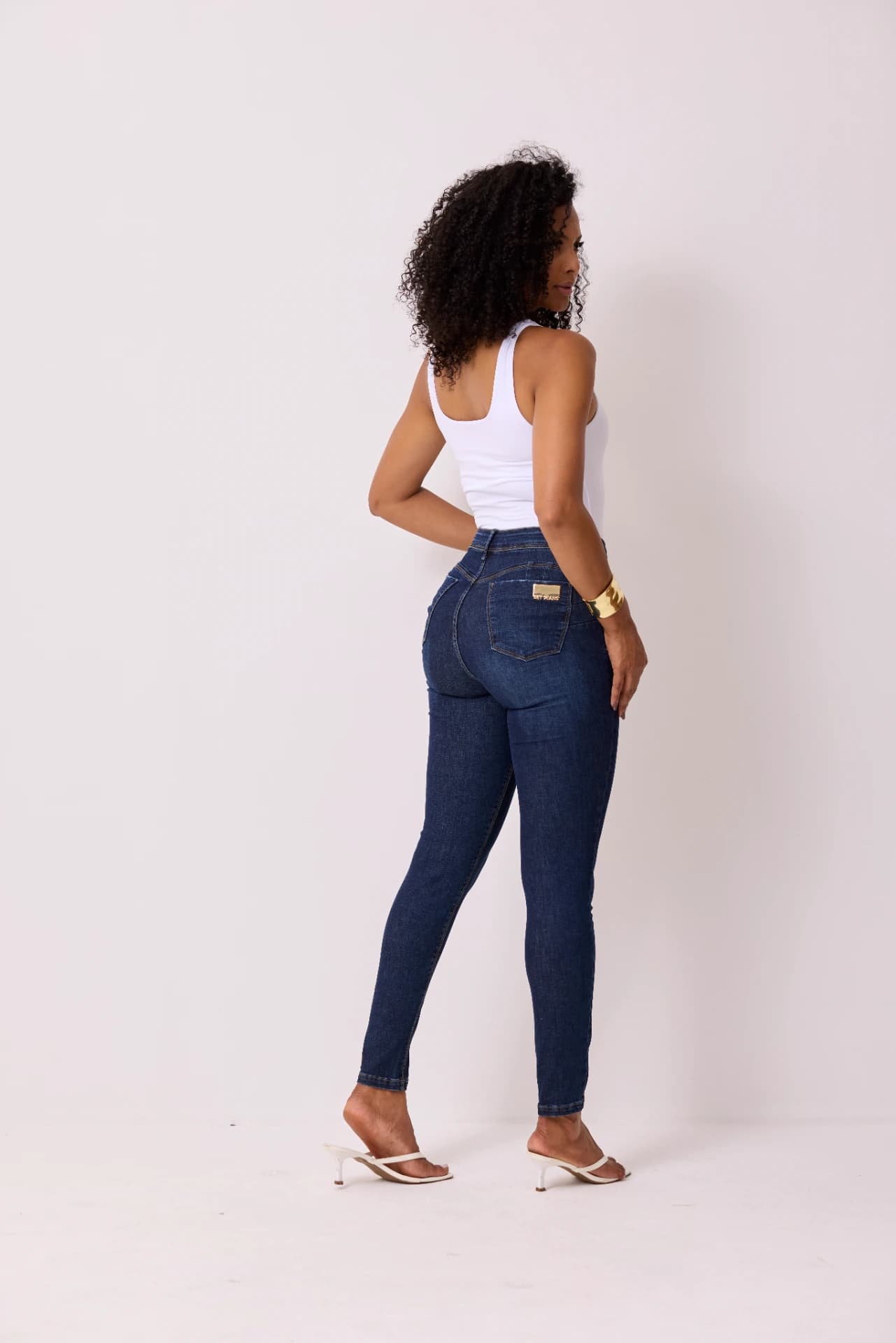 CALÇA SKINNY COM PENCES 3